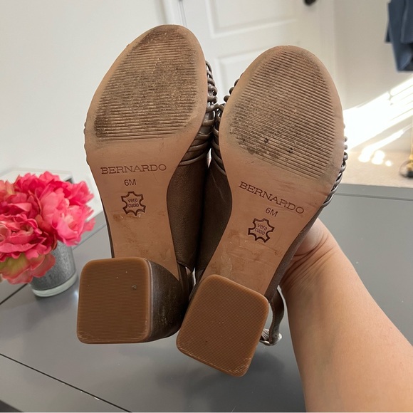 Bernardo Metallic Gold Tan Brazilian Leather Nadia Sandal Heels - Picture 12 of 13